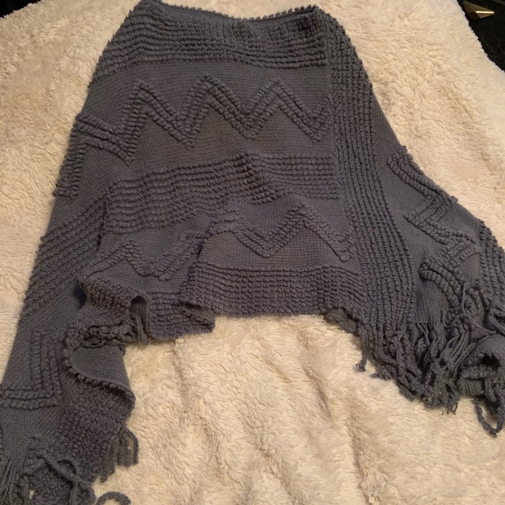 EUC I•N•C Blue Poncho Size Small/Medium